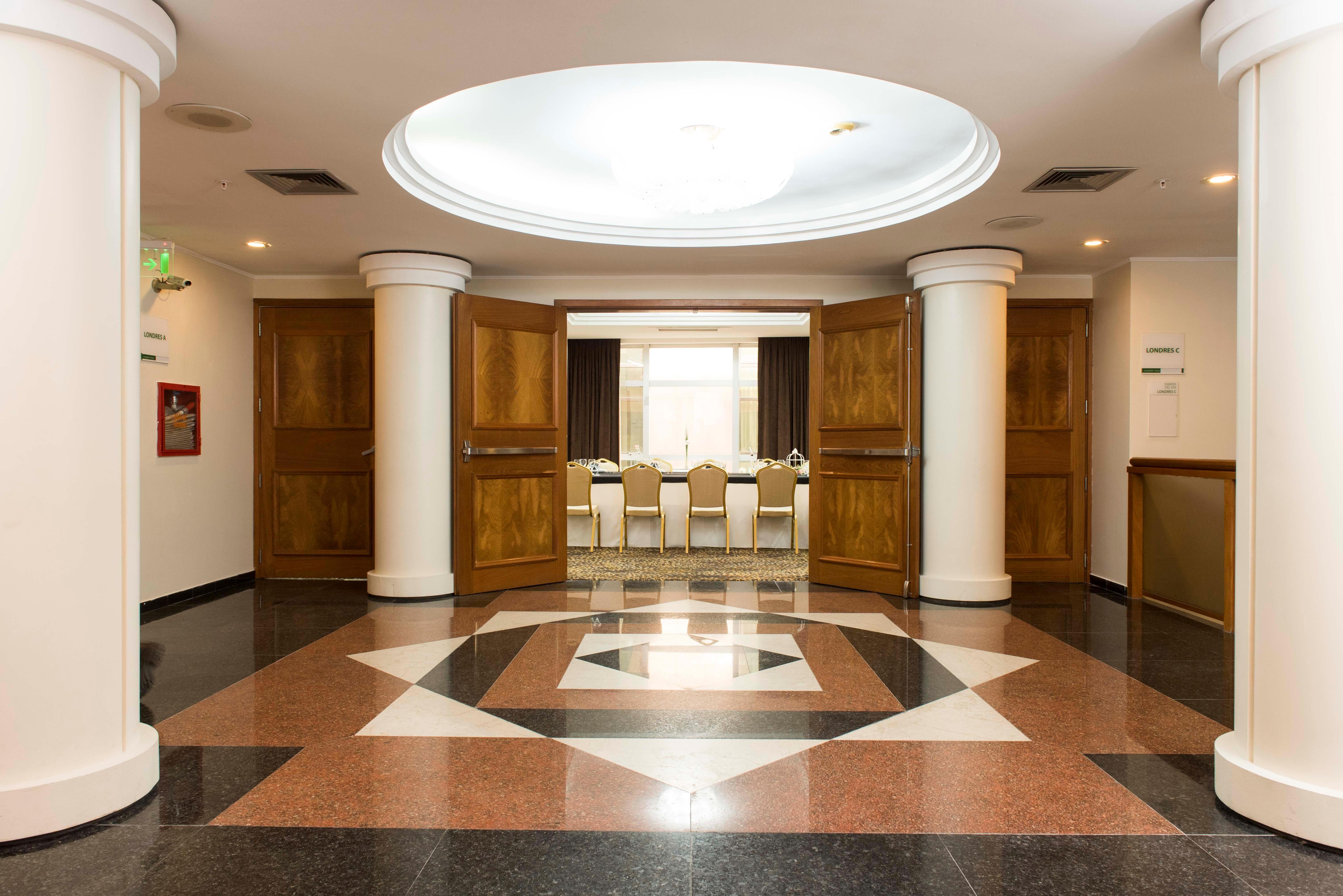 By Ihg होटल Montevideo